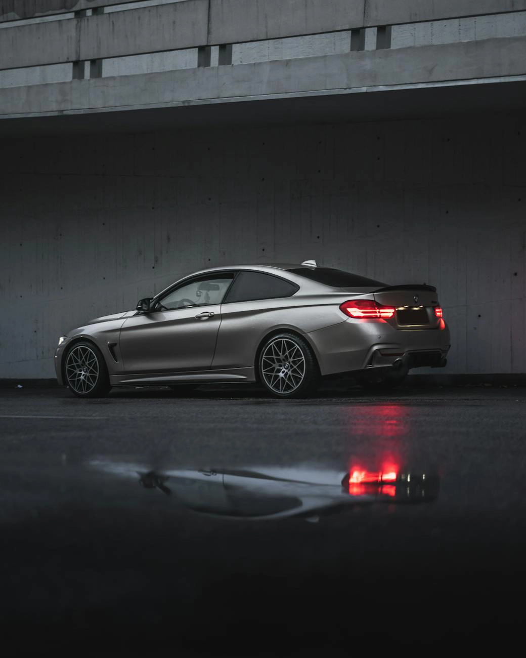 Performance tire section image.
