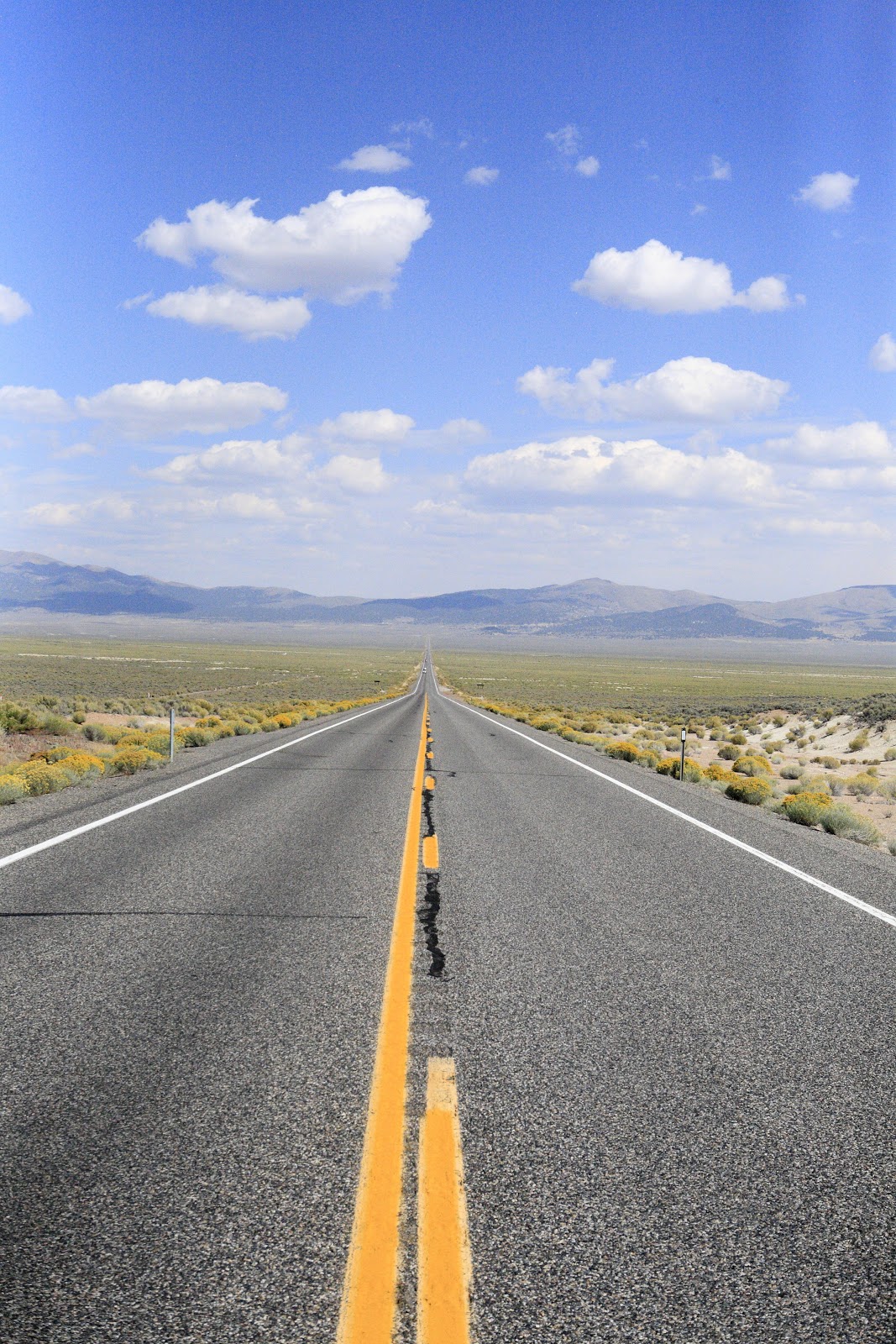 Dangerous road: Sichuan-Tibet Highway (China)