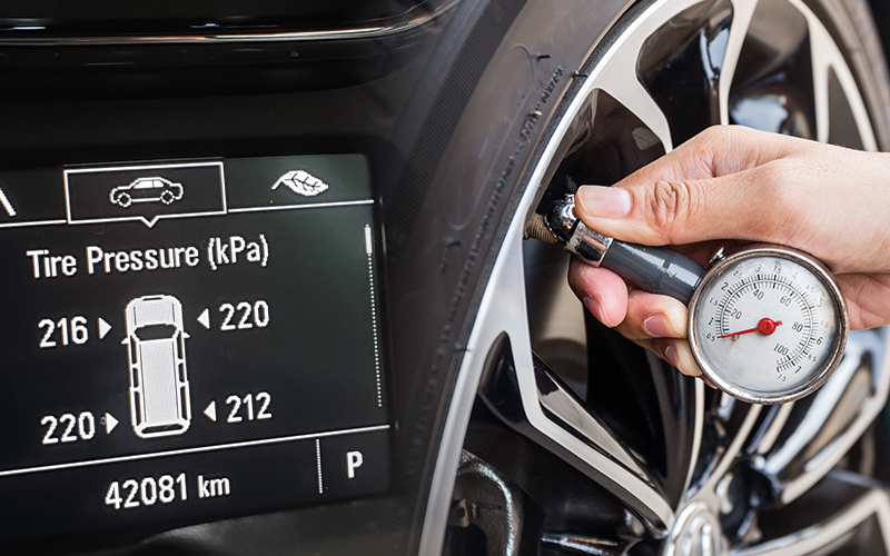 TPMS Car Sensors vs. Regular Tire Pressure Checks